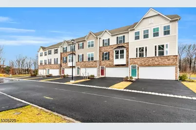 9 Peckwell St, Mount Olive, NJ 07828 - Photo 1