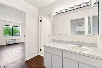 5 Linden St #6i, Hackensack, NJ 07601 - Photo 18
