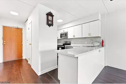 5 Linden St #6i, Hackensack, NJ 07601 - Photo 8
