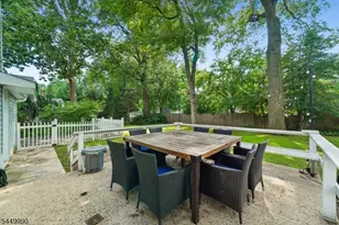 40 Carpenter Pl, Cranford Township, NJ 07016 - Photo 14