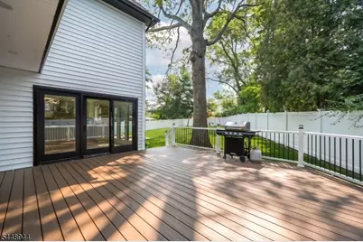 17 Meadow Rd, Clark Township, NJ 07066 - Photo 28