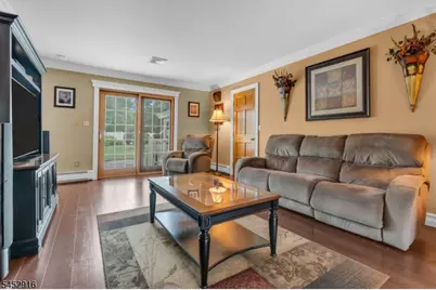 9 Rose Ct, Roxbury Township, NJ 07836 - Photo 10