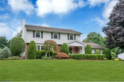 9 Rose Ct, Roxbury Township, NJ 07836 - Photo 2