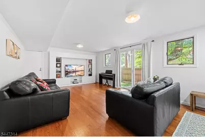 6 Hepworth Ct, West Orange Township, NJ 07052 - Photo 8