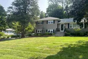 23 Evergreen Dr, Berkeley Heights Township, NJ 07922 - Photo 1