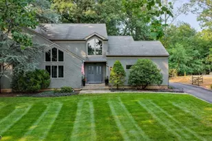 8 Cayuga Way, Bernards Township, NJ 07920 - Photo 2