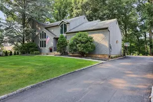 8 Cayuga Way, Bernards Township, NJ 07920 - Photo 4