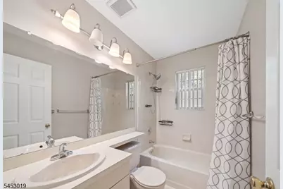 43 Sapphire Ln, Franklin Township, NJ 08823 - Photo 16
