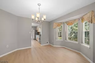 43 Sapphire Ln, Franklin Township, NJ 08823 - Photo 4