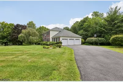 2 Stratford Dr, Randolph Township, NJ 07869 - Photo 2