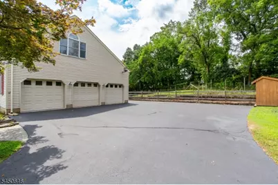 7 Tahoe Ct, Clinton Township, NJ 08809 - Photo 6