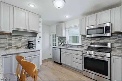 77 Deborah Ct, Plainfield City, NJ 07062 - Photo 10