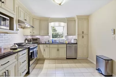 40 Ocean St #2, Millburn, NJ 07041 - Photo 6