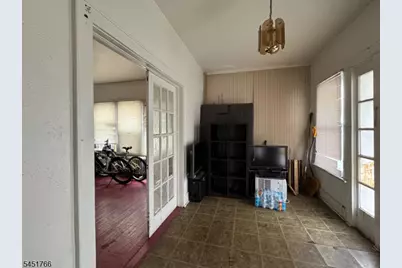 85 Veterans Memorial Dr, Somerville, NJ 08876 - Photo 2
