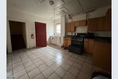 85 Veterans Memorial Dr, Somerville, NJ 08876 - Photo 6