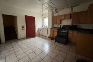 85 Veterans Memorial Dr, Somerville, NJ 08876 - Photo 6