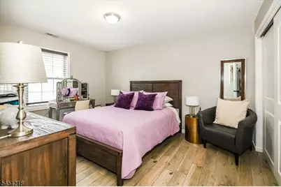 8 Chamberlain Ave, Elmwood Park, NJ 07407 - Photo 10