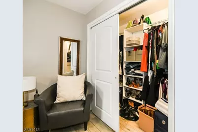 8 Chamberlain Ave, Elmwood Park, NJ 07407 - Photo 12