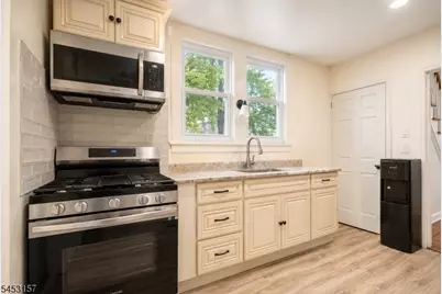 512 W 3rd Ave, Roselle, NJ 07203 - Photo 18