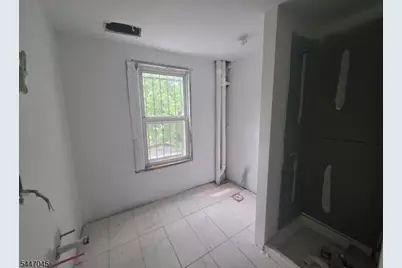 135 Brookside Ave, Irvington, NJ 07111 - Photo 8