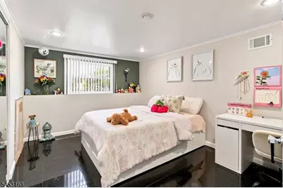 2020 N Stiles St, Linden, NJ 07036 - Photo 14
