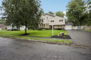 38 Billingsley Dr, Livingston, NJ 07039 - Photo 4