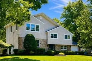 38 Billingsley Dr, Livingston, NJ 07039 - Photo 2