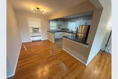 28 Chambers Ct, Clifton, NJ 07013 - Photo 6