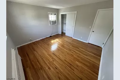 28 Chambers Ct, Clifton, NJ 07013 - Photo 6