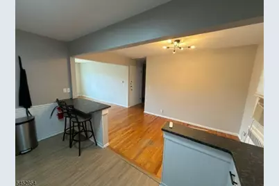 28 Chambers Ct, Clifton, NJ 07013 - Photo 8