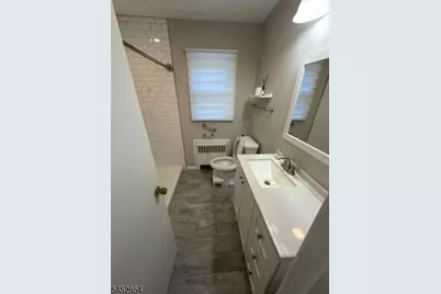 28 Chambers Ct, Clifton, NJ 07013 - Photo 10