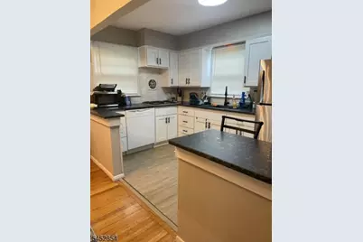28 Chambers Ct, Clifton, NJ 07013 - Photo 8