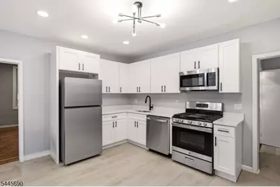 65 Highland Ave, Newark, NJ 07104 - Photo 10