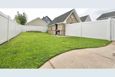 105 Main St, Linden, NJ 07036 - Photo 22