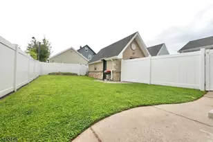 105 Main St, Linden, NJ 07036 - Photo 22