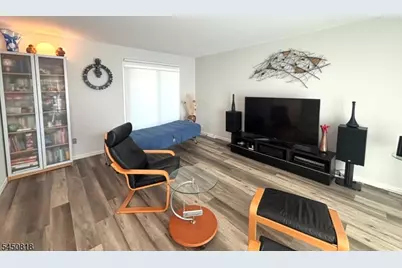 119 Wimbledon Sq, Washington Township, NJ 07840 - Photo 16