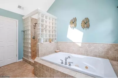 4 Brook St, Green Brook Township, NJ 08812 - Photo 18