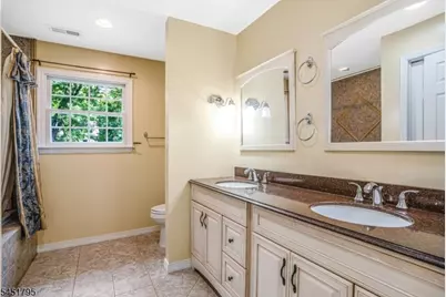 4 Brook St, Green Brook Township, NJ 08812 - Photo 22