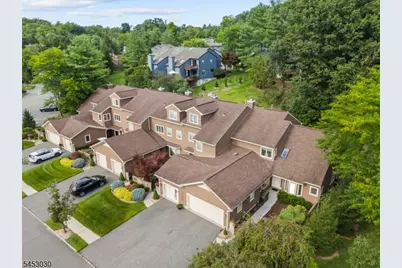 239 Westervelt Ln, Mahwah, NJ 07430 - Photo 4