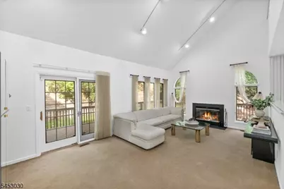 239 Westervelt Ln, Mahwah, NJ 07430 - Photo 16