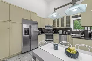 239 Westervelt Ln, Mahwah, NJ 07430 - Photo 8