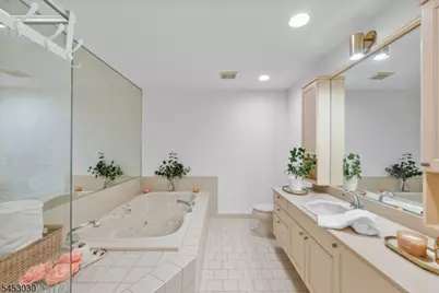 239 Westervelt Ln, Mahwah, NJ 07430 - Photo 26
