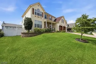 17 Grant Way, Lopatcong Township, NJ 08865 - Photo 2