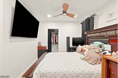 511 Roosevelt St, Roselle Park, NJ 07204 - Photo 22