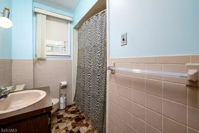 110 Amherst Ave, Woodbridge Township, NJ 07067 - Photo 18