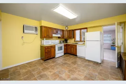110 Amherst Ave, Woodbridge Township, NJ 07067 - Photo 16