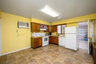 110 Amherst Ave, Woodbridge Township, NJ 07067 - Photo 16