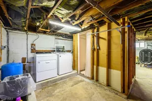 110 Amherst Ave, Woodbridge Township, NJ 07067 - Photo 34