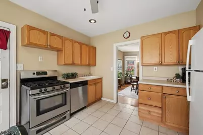 7 Morris Plains Ave, Morris Plains, NJ 07950 - Photo 12