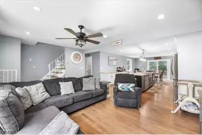 42 Wells Ct, Bloomfield, NJ 07003 - Photo 6